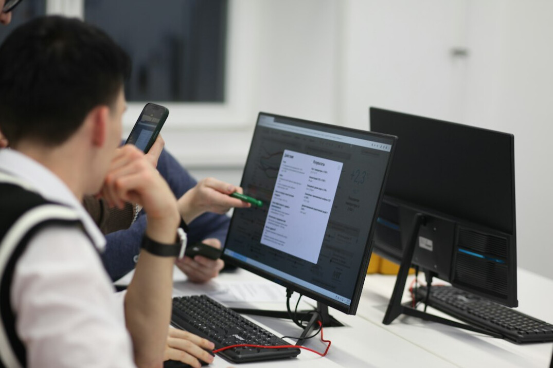 students in programming class